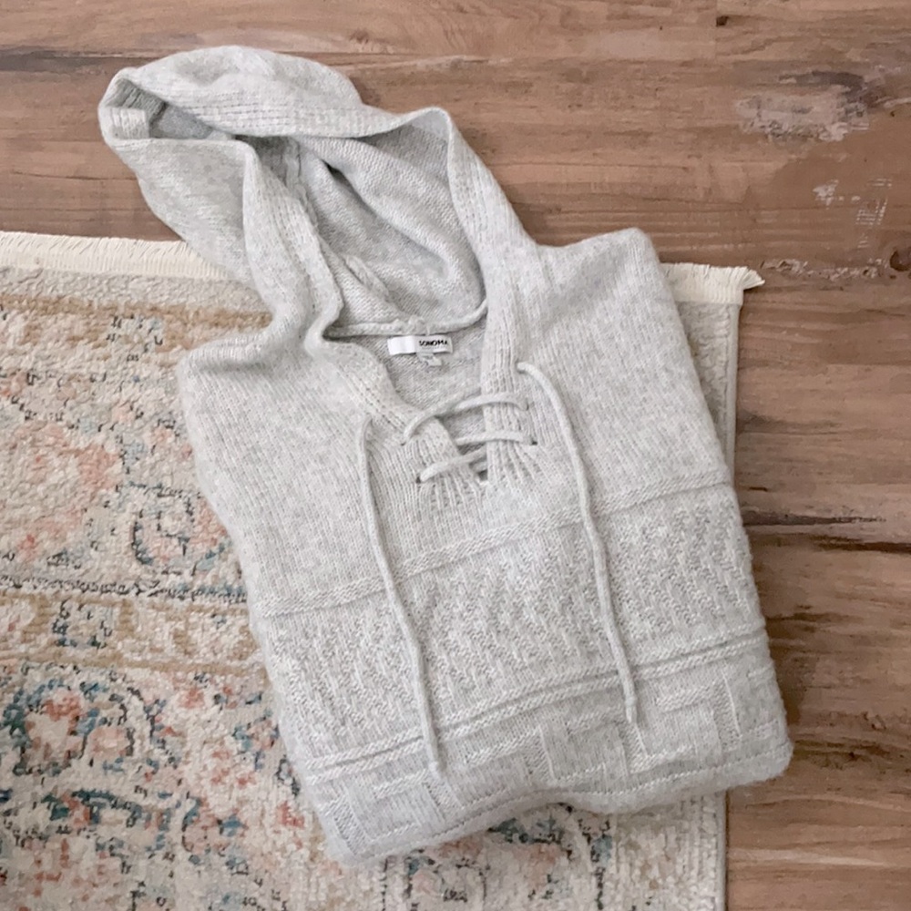 Oversized Gray Hooded Knit Sweater.
